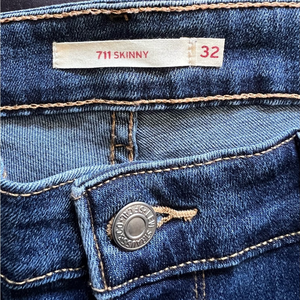 Levi's 711 Skinny Jeans in Deep Blue